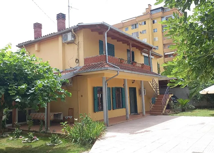Viola\'S House